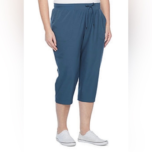 St. John's Bay Pants & Jumpsuits St Johns Bay Womans Capri Pantsnwt